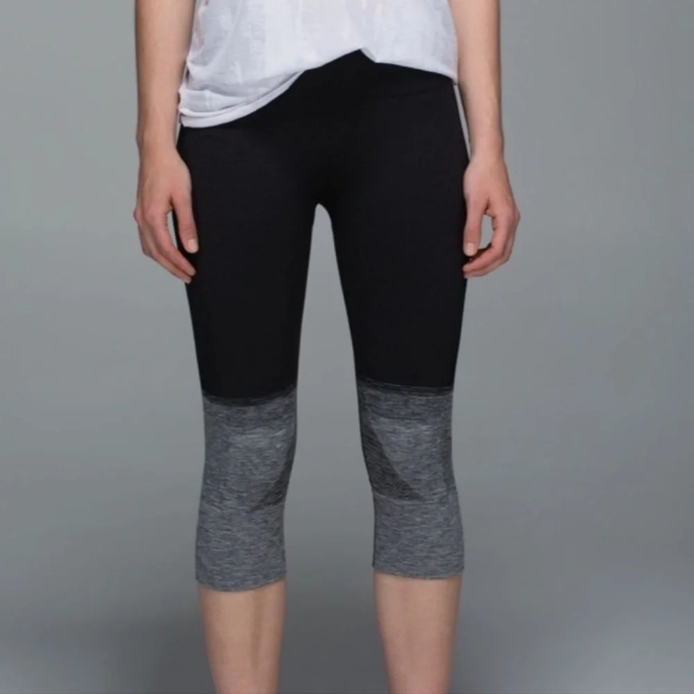 Lululemon Seamlessly Street Crop Heathered Black‎ Size 8 Activewear Yoga Active